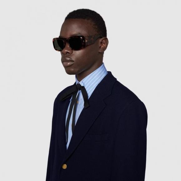 New - Guc­ci GG1080S Sun­glass­es worn by Paige DeS­or­bo as seen in Sum­mer H… - Picture 3 of 11